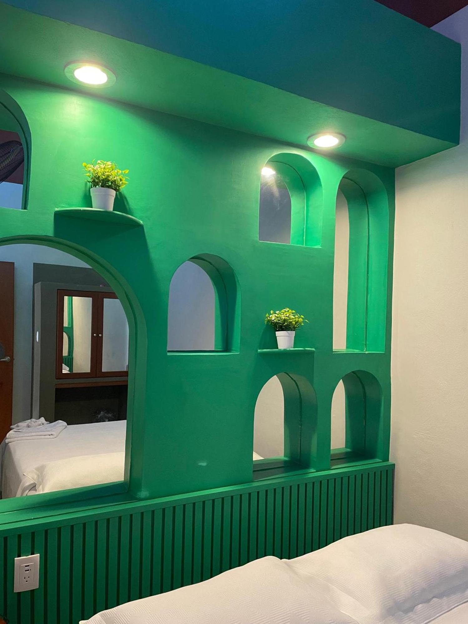 Hostal Poquito A Poquito Valladolid  Exteriör bild