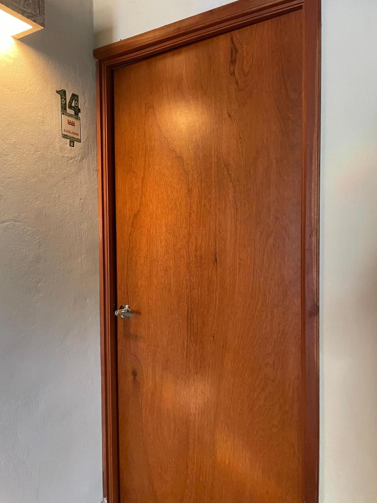 Hostal Poquito A Poquito Valladolid  Exteriör bild