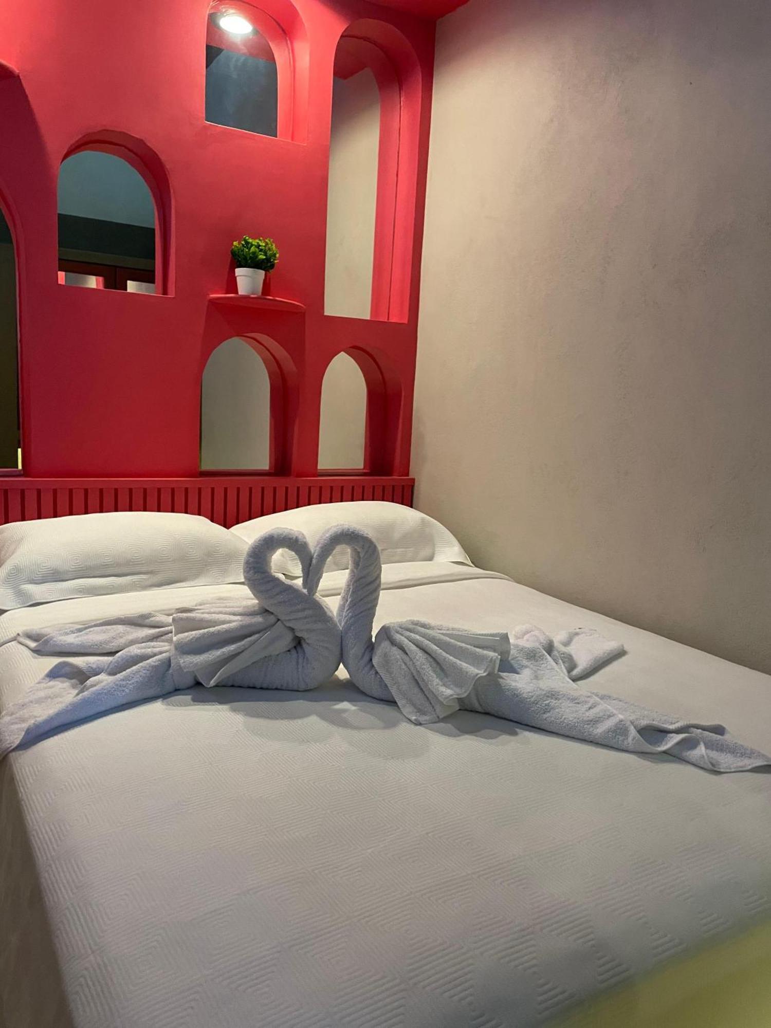 Hostal Poquito A Poquito Valladolid  Exteriör bild