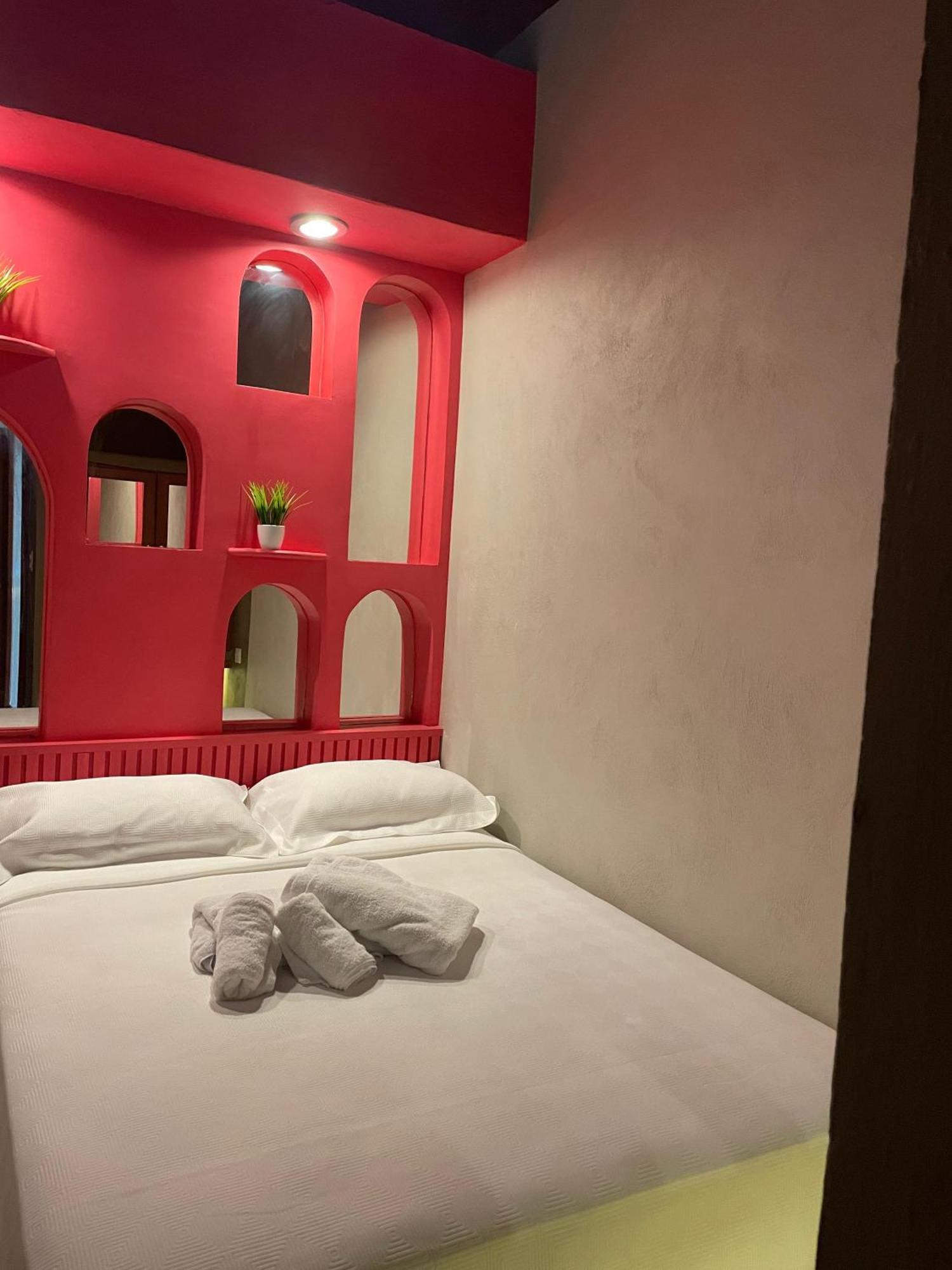 Hostal Poquito A Poquito Valladolid  Exteriör bild
