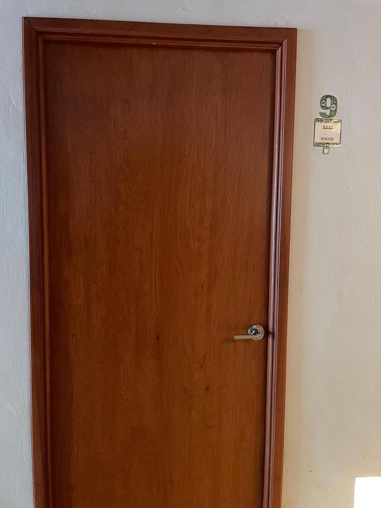 Hostal Poquito A Poquito Valladolid  Exteriör bild
