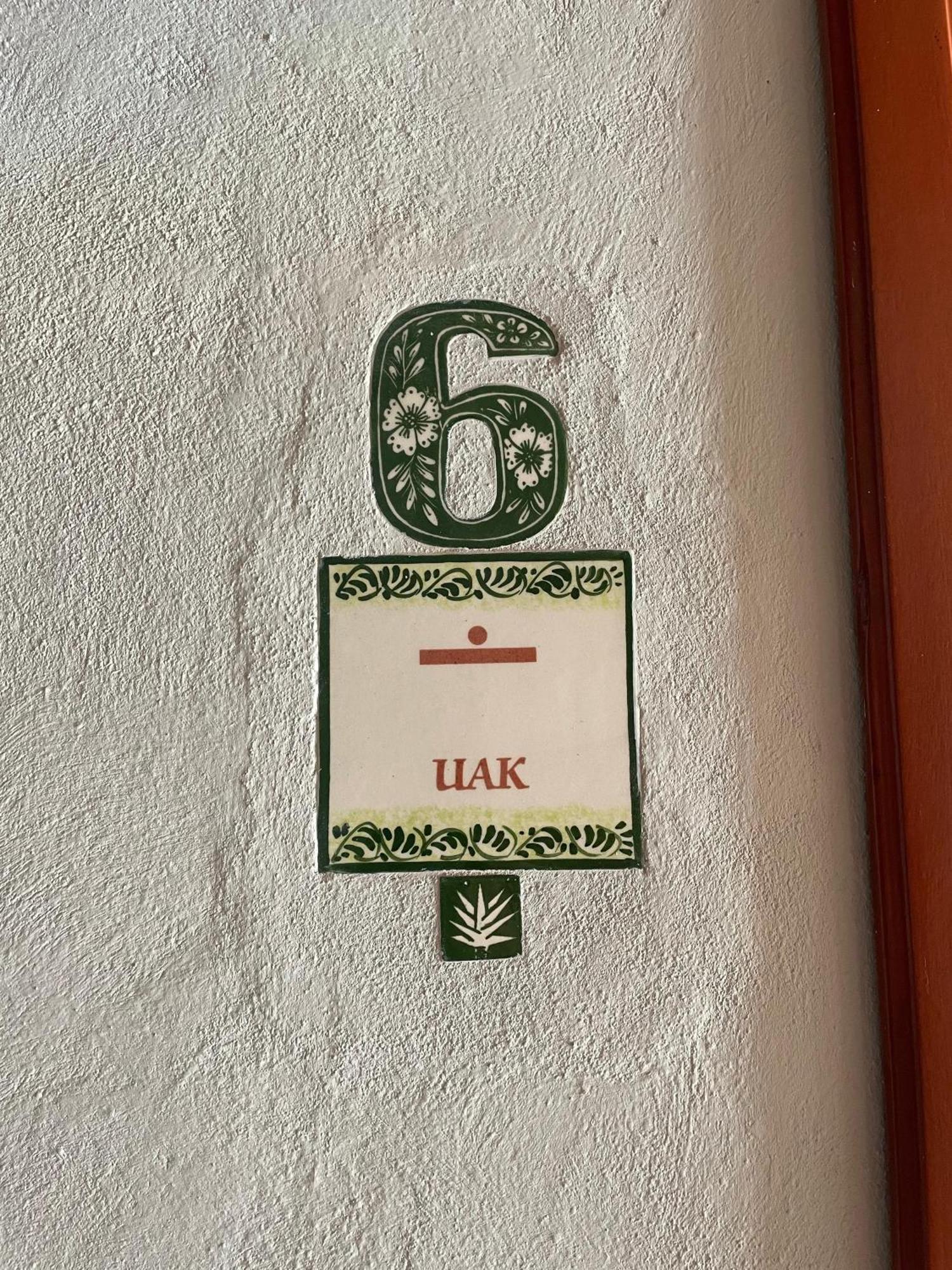 Hostal Poquito A Poquito Valladolid  Exteriör bild