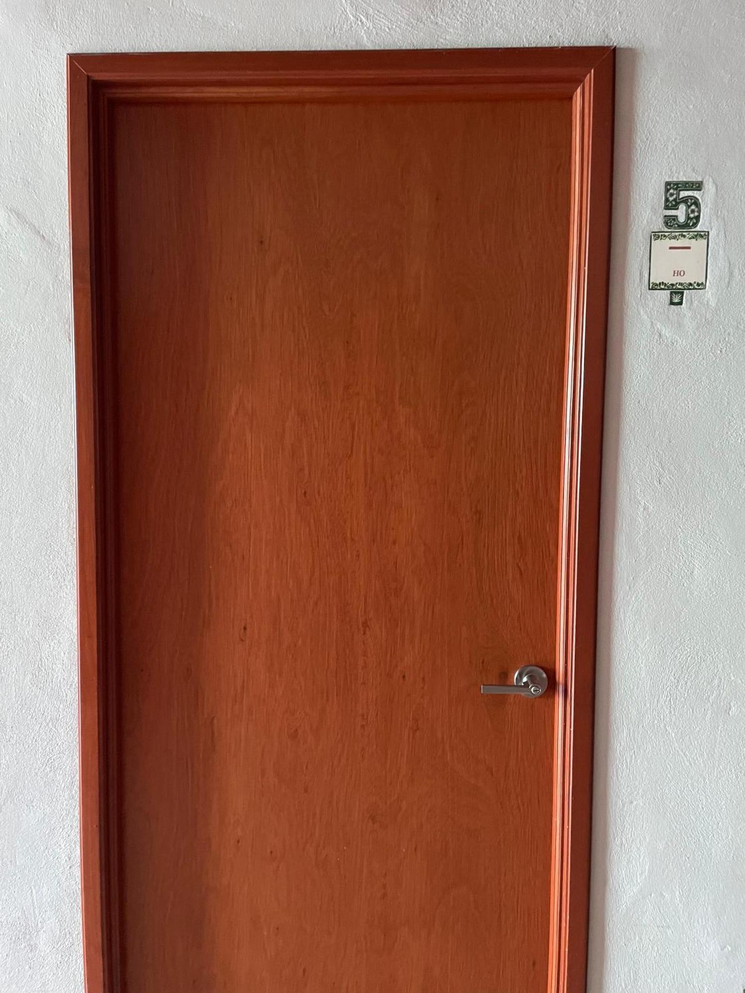 Hostal Poquito A Poquito Valladolid  Exteriör bild