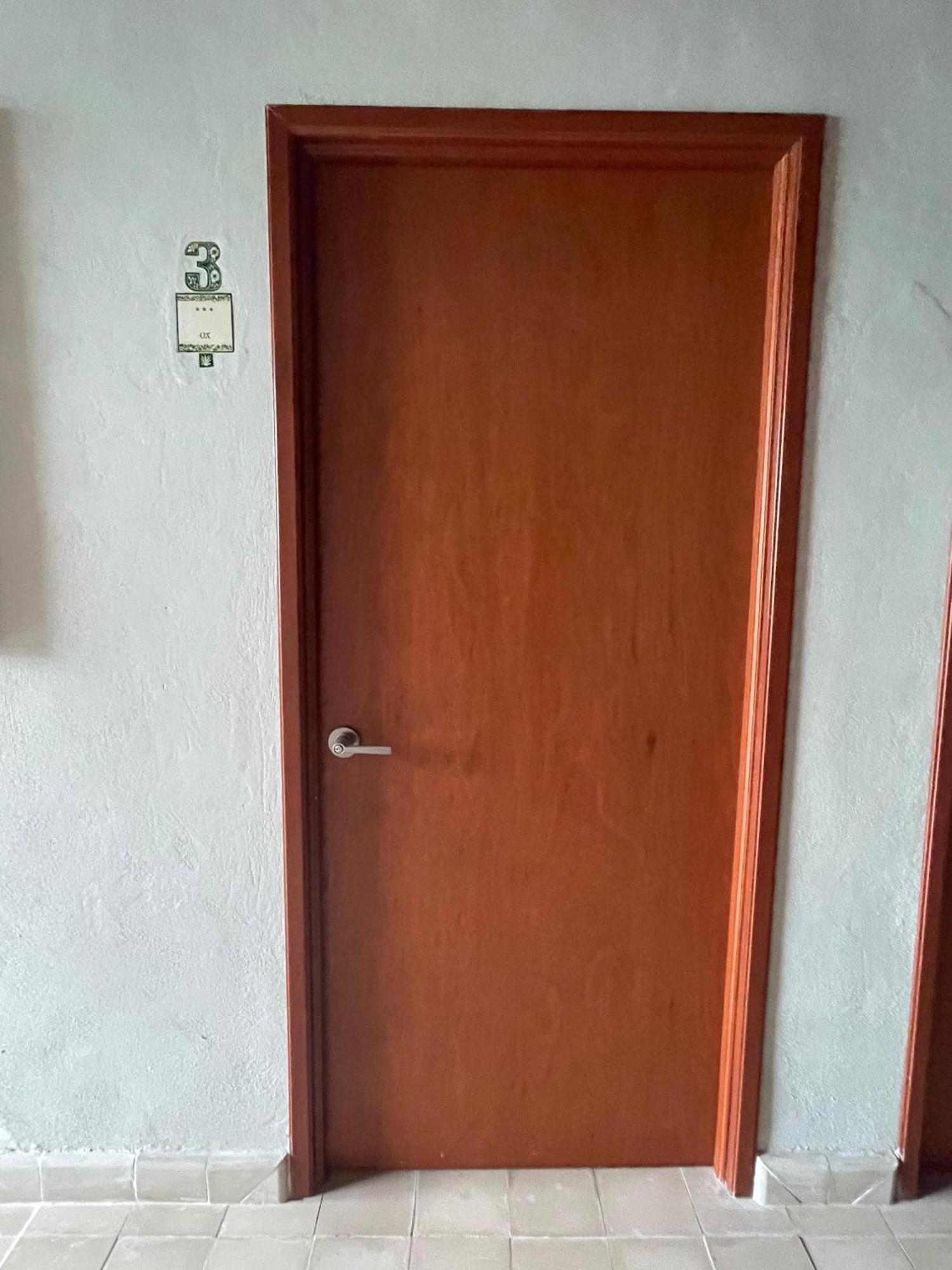 Hostal Poquito A Poquito Valladolid  Exteriör bild