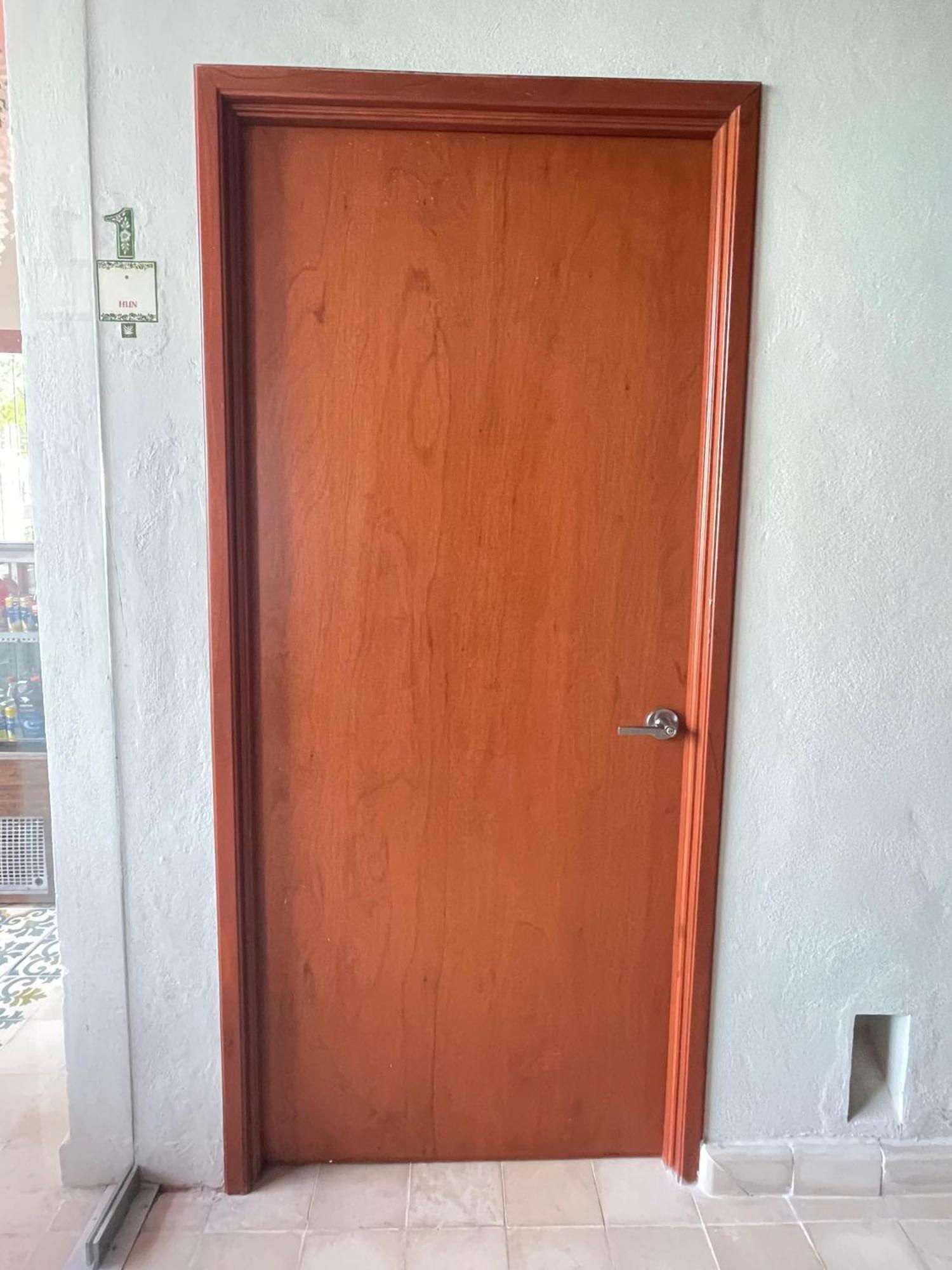 Hostal Poquito A Poquito Valladolid  Exteriör bild