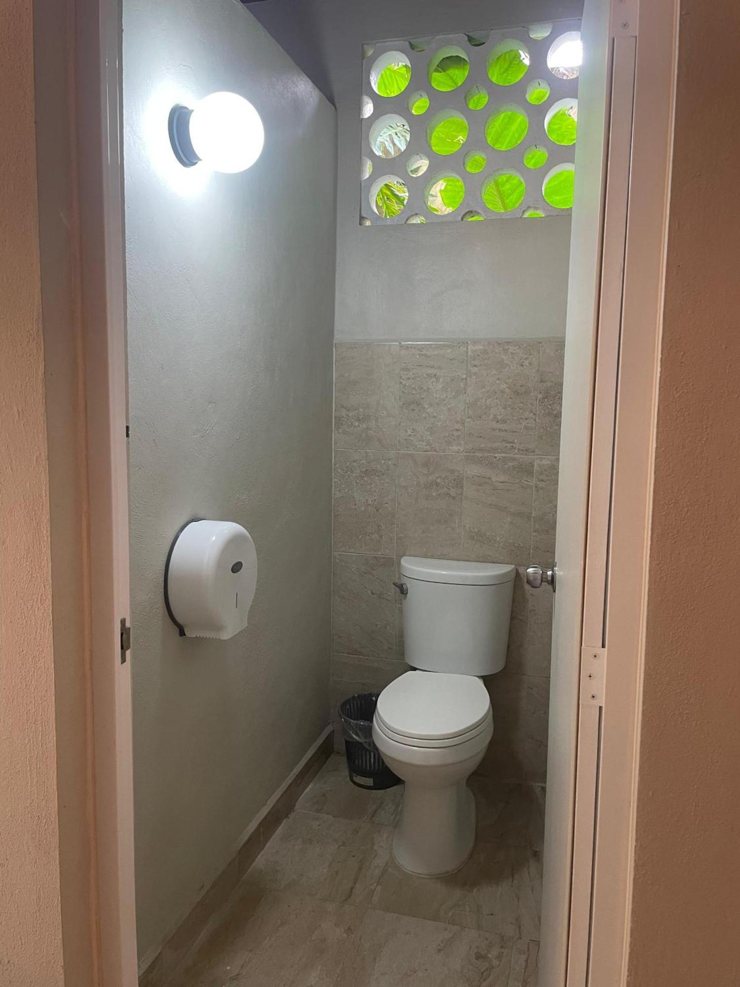 Hostal Poquito A Poquito Valladolid  Exteriör bild